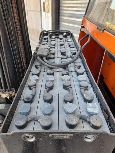 Imagen 5 de 11 de Apilador Reach Hombre A Bordo Cabinado Toyota Bt 1600kg