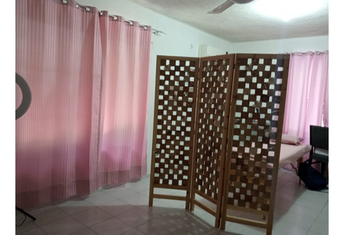 Casa En Venta En El Centro, De 6 Recamaras, Locales Y Piscina