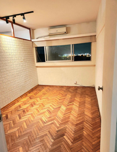 Alquilo Comodo Apartamento De 1 Dormitorio Con Cochera Acepta Luc Como Garantia, Centro.