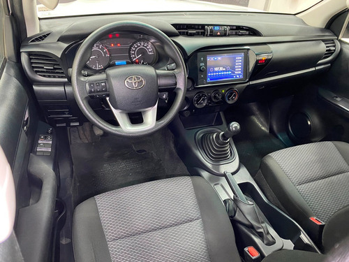Toyota Hilux 2.7 Cabina Doble Sr Mt