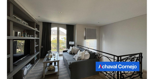 Casa Al Agua En Venta En El Barrio Los Lagos, Nordelta