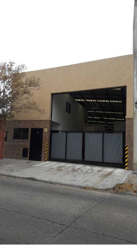 En Caseros Hermoso Galpon Zona Industrial  A Nuevo, Todo Hecho A Nuevo; Con Oficinas Baños  Kitchinette Entrepiso 24x2.4  F: 7949