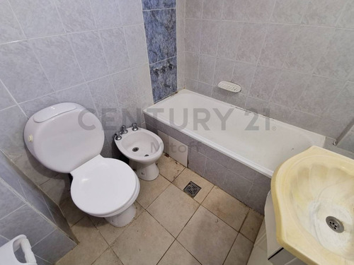 Imagen 10 de 16 de Departamento De 2 Dormitorios En Venta