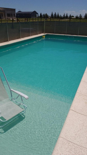 Casa En Venta - 3 Dormitorios 3 Baños - Cocheras - 2.125mts2 - Poblet, La Plata