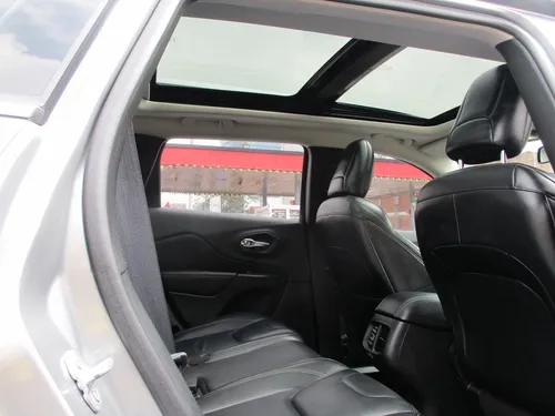 Jeep Cherokee LONGITUDE PLUS 4X4 3200CC AT AA
