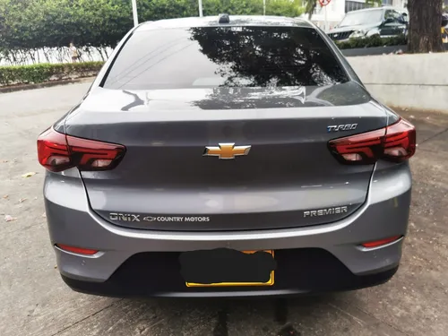 Chevrolet Onix 1.0T Premier Sedan At