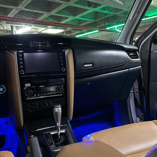 Imagen 3 de 14 de Toyota Fortuner Dubai 2022