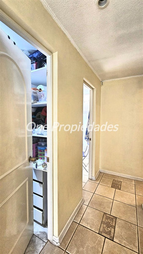 Casa En Venta De 4 Dorm.3 Baños Estar Servicio En Las Condes