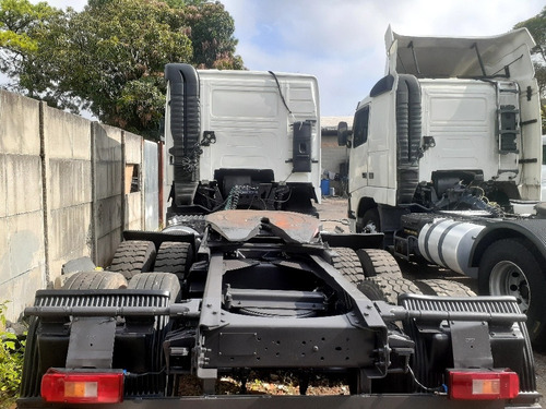 Imagem 12 de 15 de Volvo Fh 380 6x2 Ano 2005 Cama Gaucha E Turbo Clima