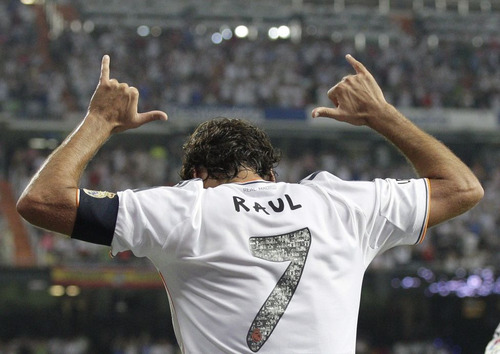 Imagen 2 de 9 de Camiseta Real Madrid Partido Homenaje Raúl González 2013 Xxl