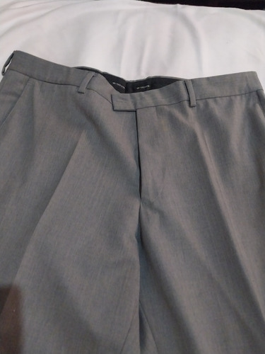 Vendo 2 Pantalones De Hombre ( Leer Bien ) (Usado)