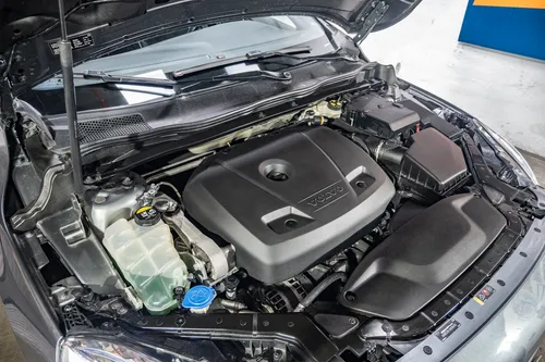 Volvo V40 2.0 T4 Drive-e R-design