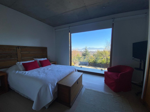 Moderna Casa En Condominio Alto Nogales. Machalí.