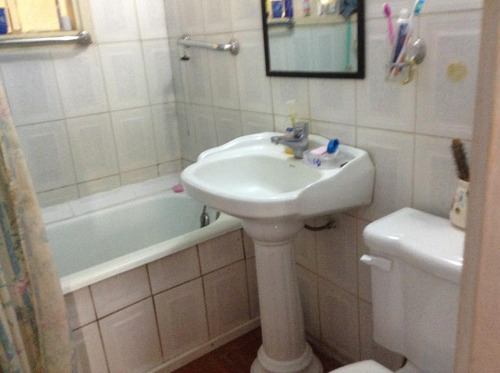 Casa 3 Dormitorios 2 Baños Y Con Una Excelente Ubicacion.