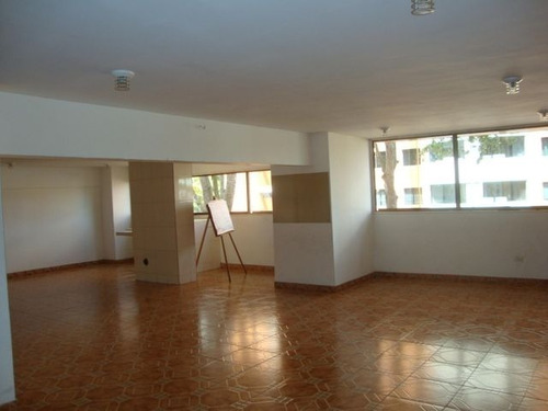 Imagen 4 de 30 de * Apartamentos En Venta Av Lara Zona Este Barquisimeto Cod #22-13894 Para Mas Informacion Comunicate Conmigo Gracias! 412- 1498654 , Katty Vasquez Rentahouse. Oportunidad!