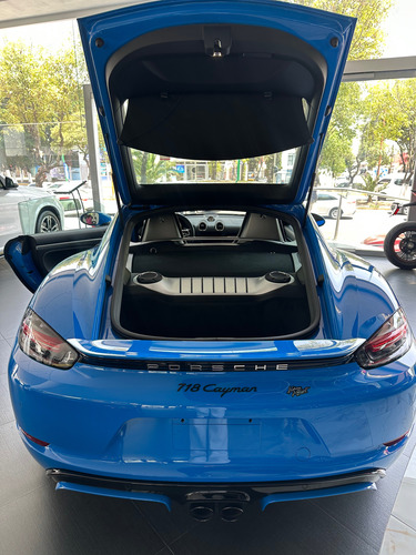 Estrena Auto!!! Es Un Azul Hermoso Y Con Poco Kilometraje