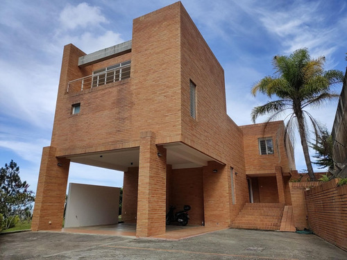 Dc Casa En Alquiler En Alto Hatillo 25-7287 Yf