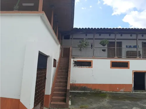 Se Vende Finca De 56 Cuadras Entre Montenegro-quimbaya