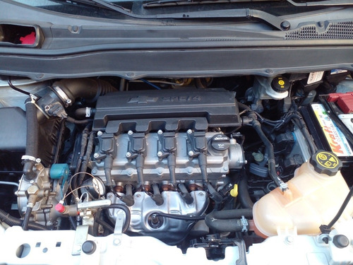 Imagem 7 de 14 de Chevrolet Spin 2018 1.8 Ls 5l 5p