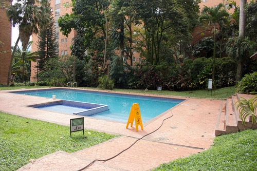 Imagen 13 de 16 de Hermoso Apartamento Poblado Castropol