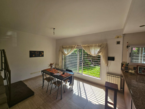 Duplex En Venta Berazategui 4 Ambientes Con Quincho Y Cochera