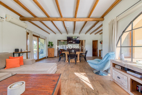 Casa En Venta Sobre Lote De 1 Hectarea En Loma Escondida, Open Door