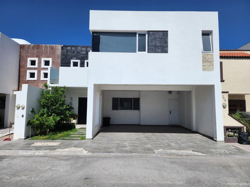 Casa En Venta En Los Viñedos