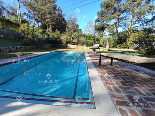 Hermosa Casa En Excelente Ubicación, Gran Parque Con Piscina Y Barbacoa