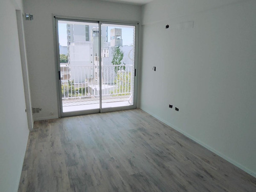 Imagen 3 de 10 de Venta Departamento 1 Dormitorio A Estrenar. 6 E/ 65 Y 66