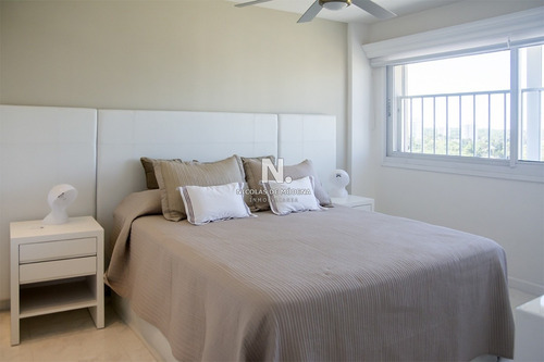 Hermoso Penthouse En Venta, En Primera Linea.- Ref: 3309