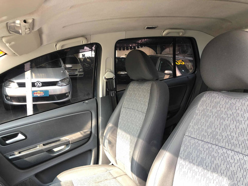 Imagem 9 de 10 de Volkswagen Fox 2014 1.0 Trend Tec Total Flex 5p