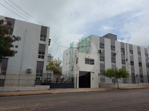 Imagem 1 de 15 de Apartamento No Tirol Com Excelente Localizacao - V-11810