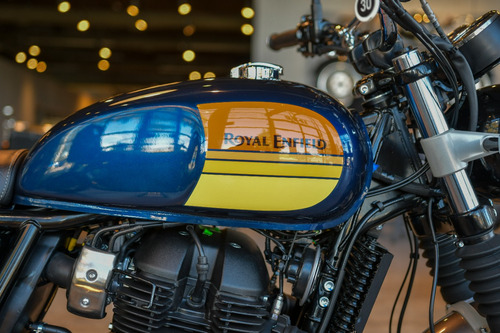 Royal Enfield Interceptor - Barcelona Blue Financiada