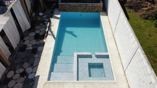 Piletas De Hormigon Simil Venecita-espera Equipado El Verano