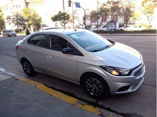 Chevrolet Onix plus 1.4 Black Edition