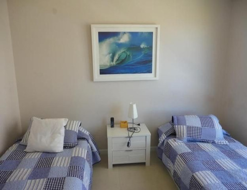 Apartamento En Venta De 3 Dormitorios En Roosevelt