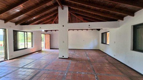 Oportunidad Retasada!! Barrio San Francisco , Calle Tchaicovsky, Parque Udaondo, Del Viso. 3 Dorm