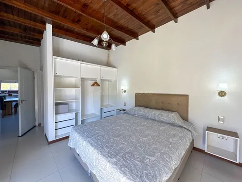 Foto 9 — Alquiler Verano 2027 Casa 4 Dorm. (2 En Suite) Pileta Costa Esmeralda