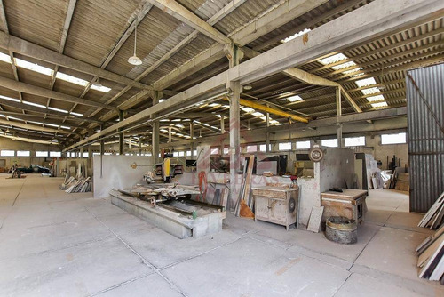 Oferta - Barracão C/ Frente P/ Duas Ruas, À Venda, 3300 M² Por R$ 5.700.000 - Araucária/pr - Ba0014