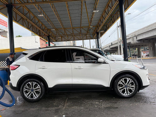 Ford Escape Titanium HYBRID