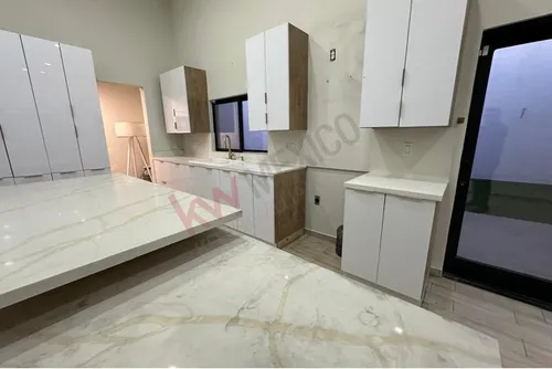 Se Renta Casa Muy Amplia Y Moderna En Colonia Burocratas, Mexicali Bc