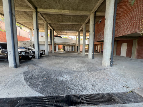 Vende Exclusivo Apartamento Con Terraza Y Vista Panorámica 360°, Urb. Colinas De Bello Monte, (sector Valle Arriba). Calle Cerrada Con Vigilancia, Edificio Boutique De Solo 3 Apartamentos, Privacidad.