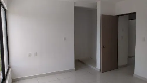 Casa Nueva De 3 Habitaciones Con Jardín Y Estacionamiento