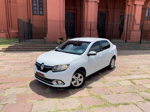Imagen 3 de 18 de Renault Logan 2015 1.6 Privilége (( Gl Motors )) Financiamos