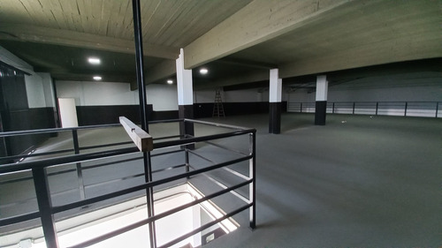 Imagen 6 de 30 de Venta Galpon Deposito San Martin Financia. El Precio Es Insuperable Para El Mercado. Inmobiliaria Seguridad Y Profesionalidad.