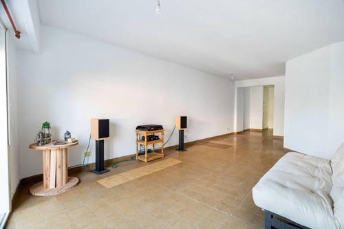 Departamento En Venta De 2 Ambientes En Parque Patricios