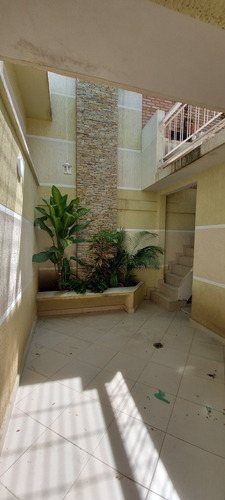 Imagen 5 de 13 de Town House Res Karol Home Aragua Venezuela