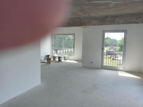 Imagen 3 de 8 de Venta De Oficina En Pueblo Caamaño (pilar)