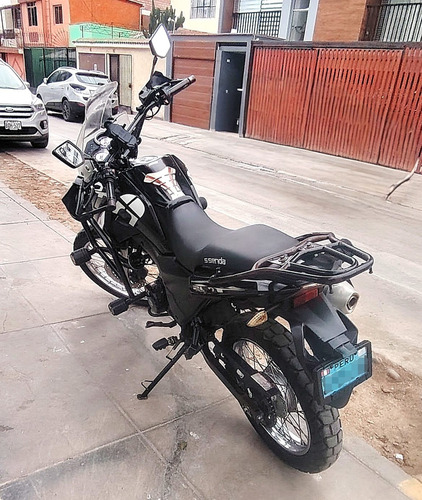 Moto Ssenda X-trail 200, Color Negro.