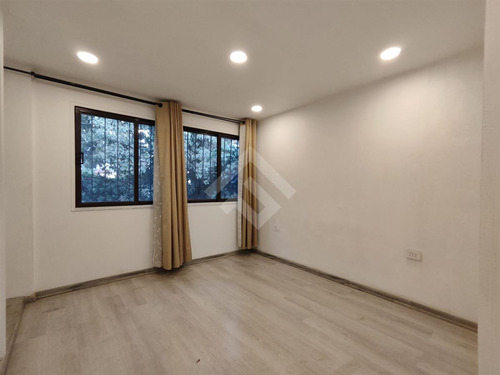 Casa En Venta De 3 Dorm. En Ñuñoa Vecina A Parque Juan Xxiii